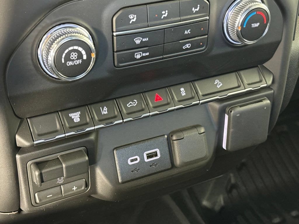 2026 GMC Sierra 2500HD Pro - Photo 17