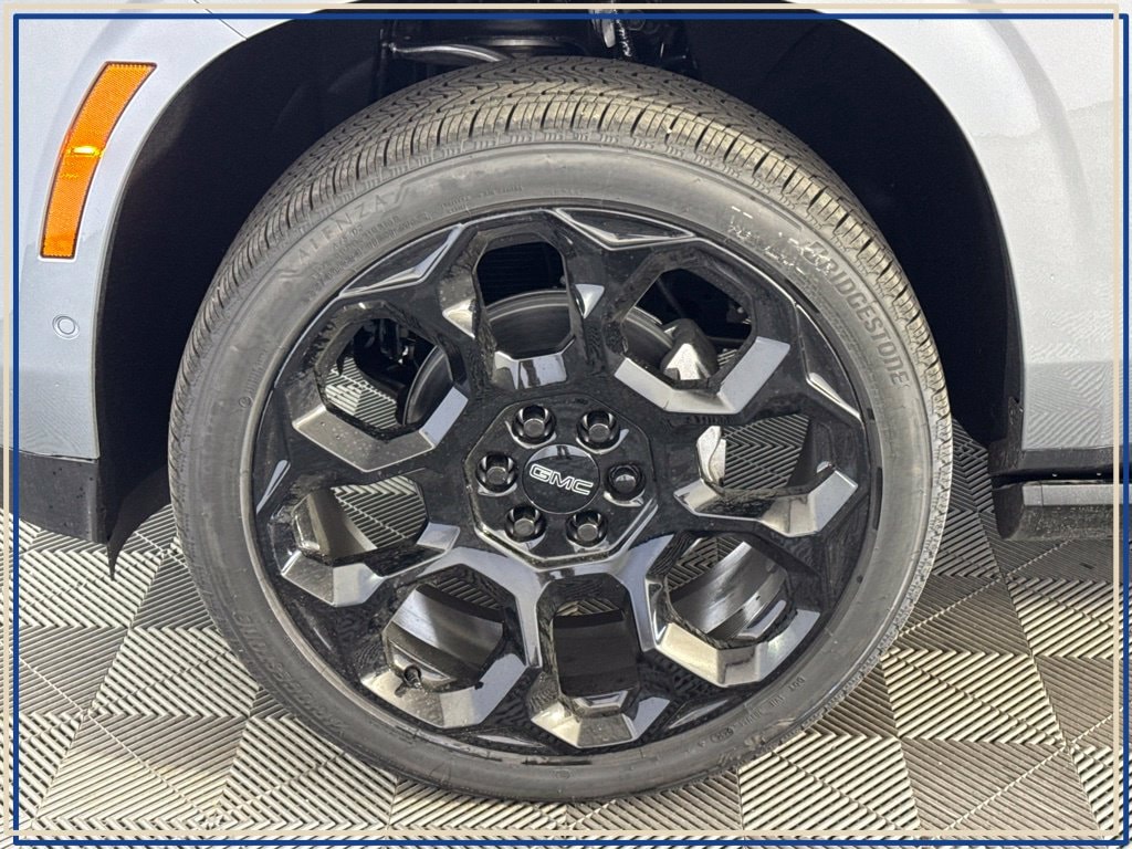 2026 GMC Yukon Denali - Photo 13