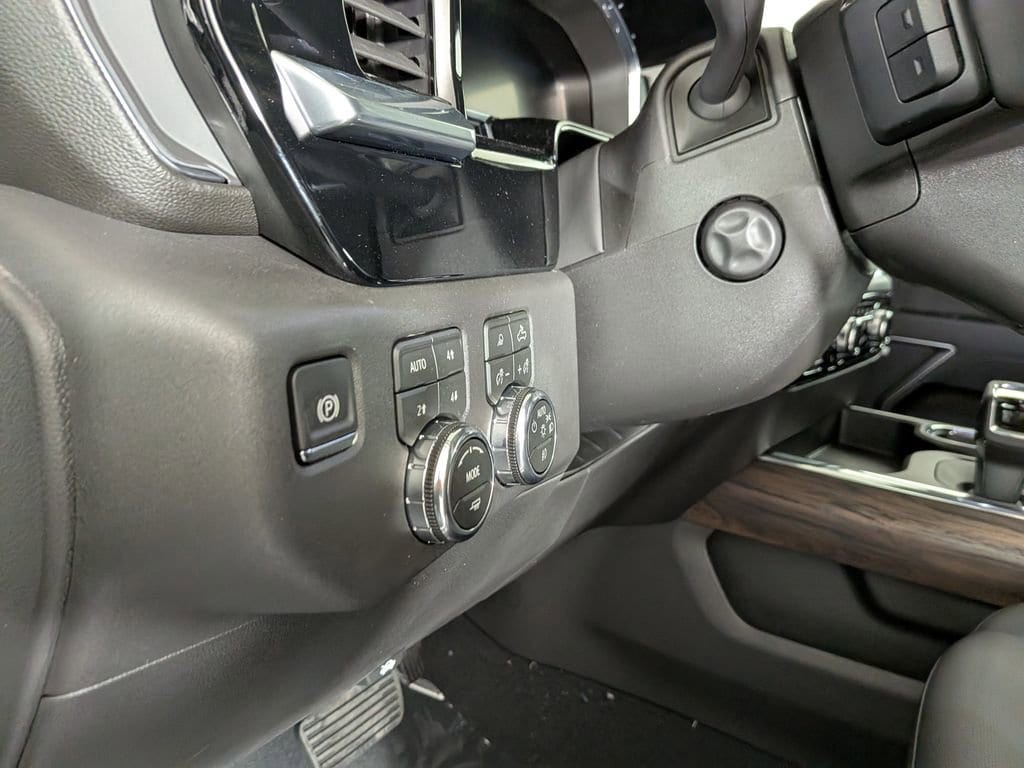 2026 GMC Sierra 1500 SLT - Photo 16