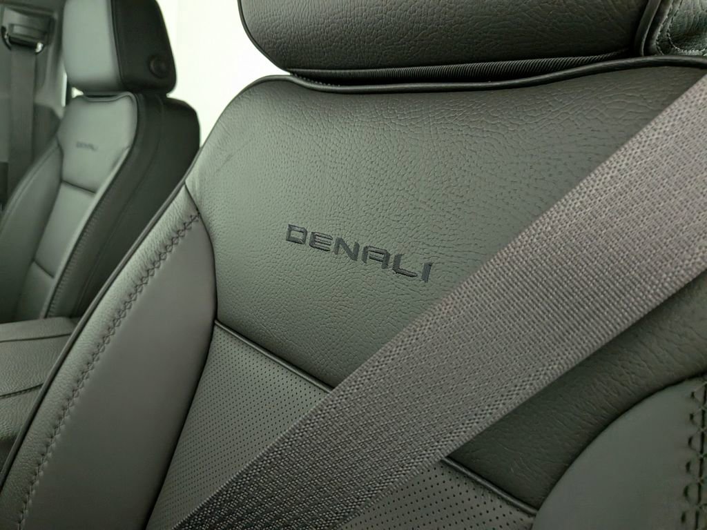 2026 GMC Sierra 2500HD Denali - Photo 17
