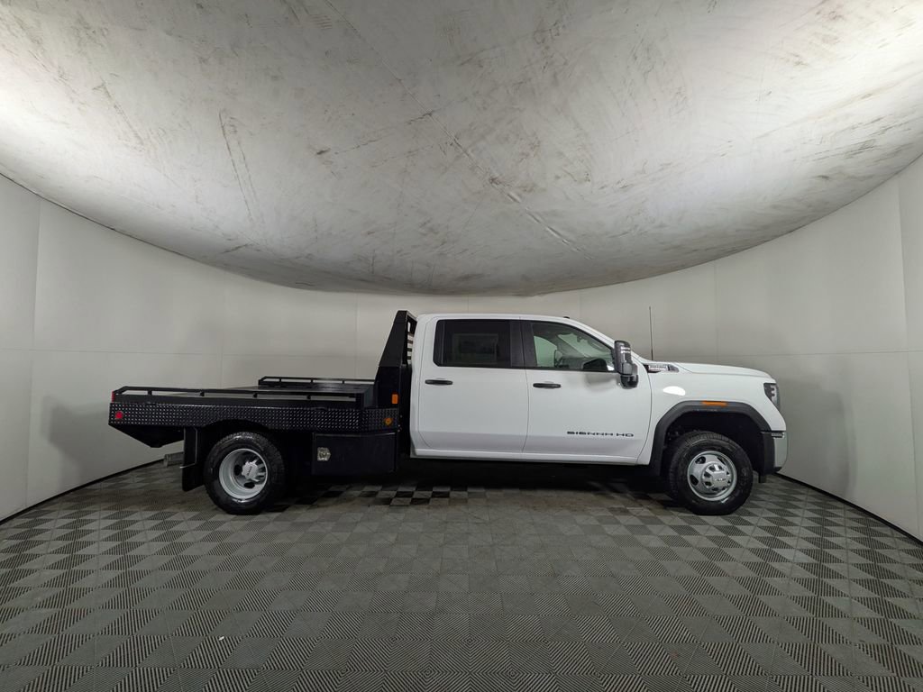 2025 GMC Sierra 3500 Chassis Cab Pro - Photo 6