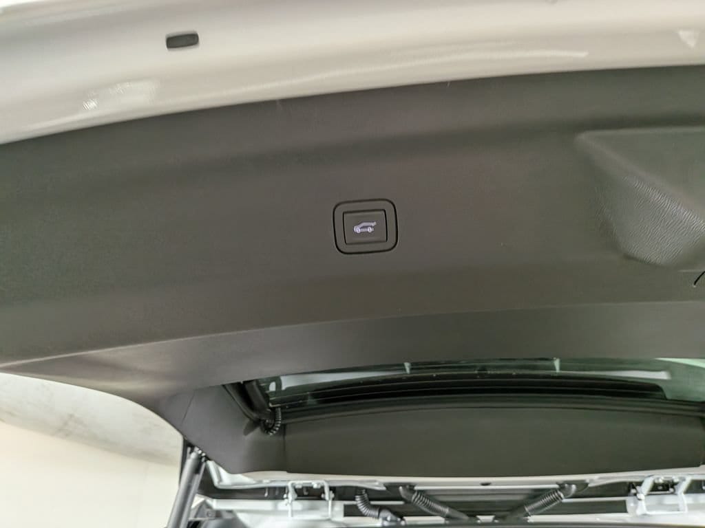 2026 GMC Yukon AT4 - Photo 15