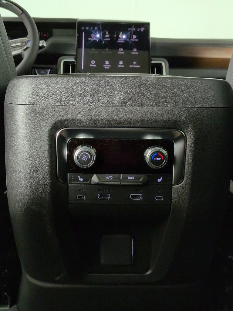 2026 GMC Yukon Denali - Photo 27