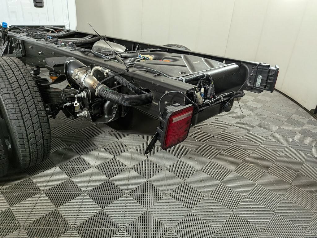 2026 GMC Sierra 3500 Chassis Cab Pro - Photo 10