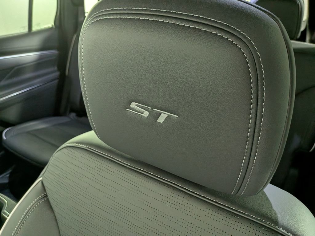 2025 Buick Enclave Sport Touring - Photo 17