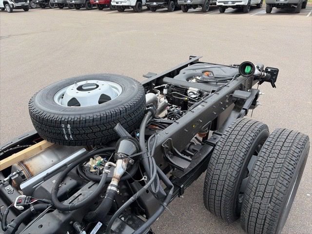 2026 GMC Sierra 3500 Chassis Cab Pro - Photo 21