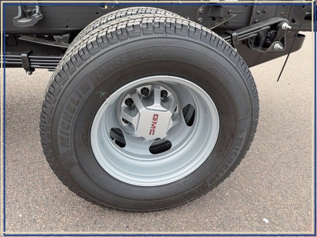 2026 GMC Sierra 3500 Chassis Cab Pro - Photo 9