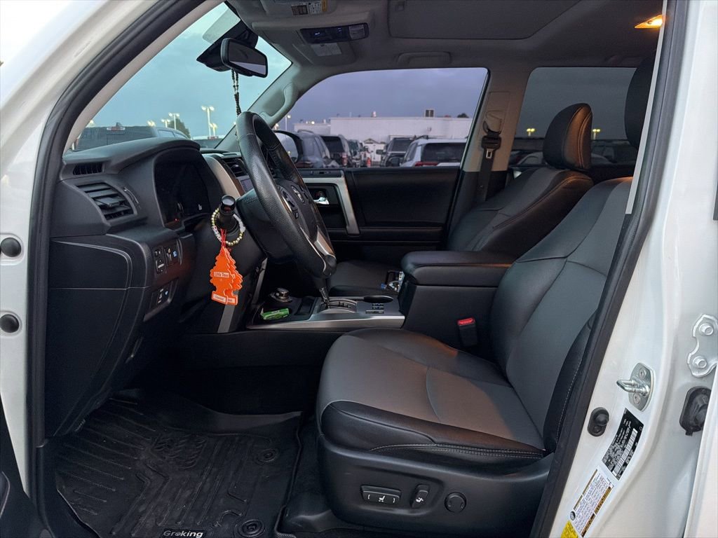 2023 Toyota 4Runner SR5 Premium photo 2