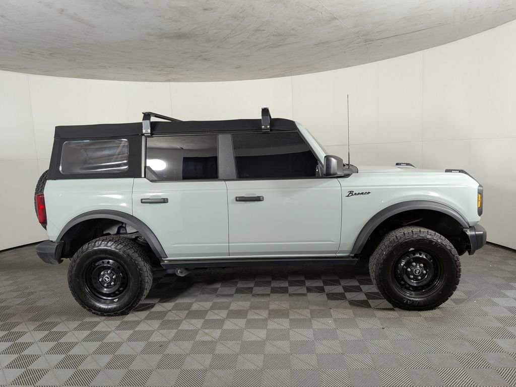 2022 Ford Bronco Black Diamond photo 4