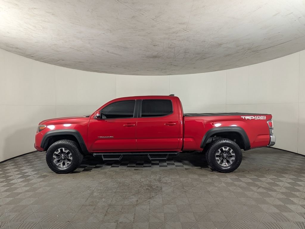 2022 Toyota Tacoma TRD V6 photo 3