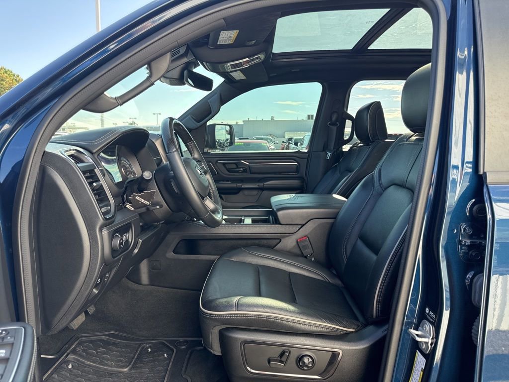2022 Ram 1500 Limited photo 2