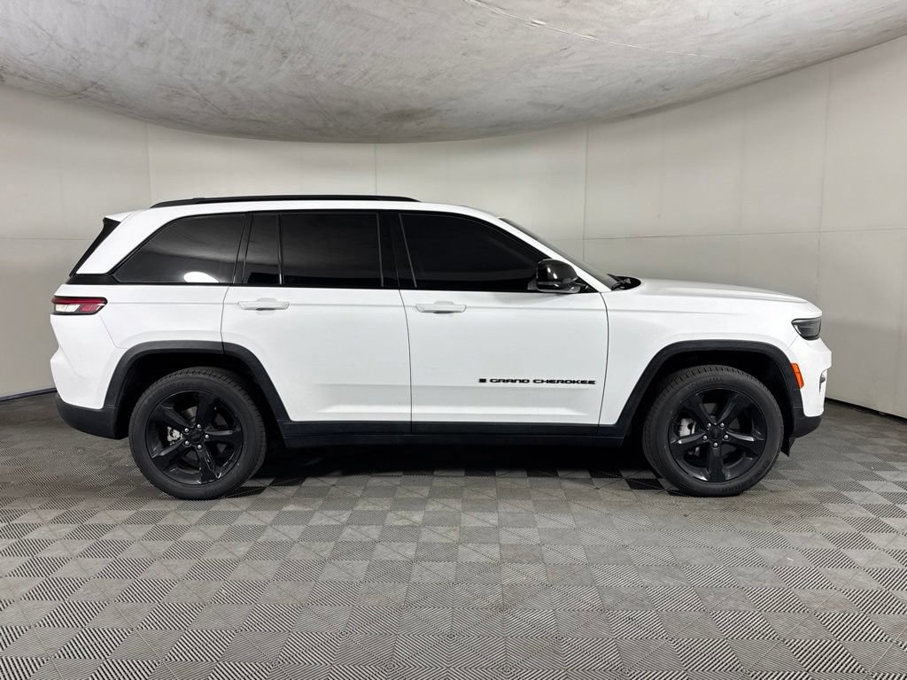 Used 2023 Jeep Grand Cherokee Limited 4x4 SUV