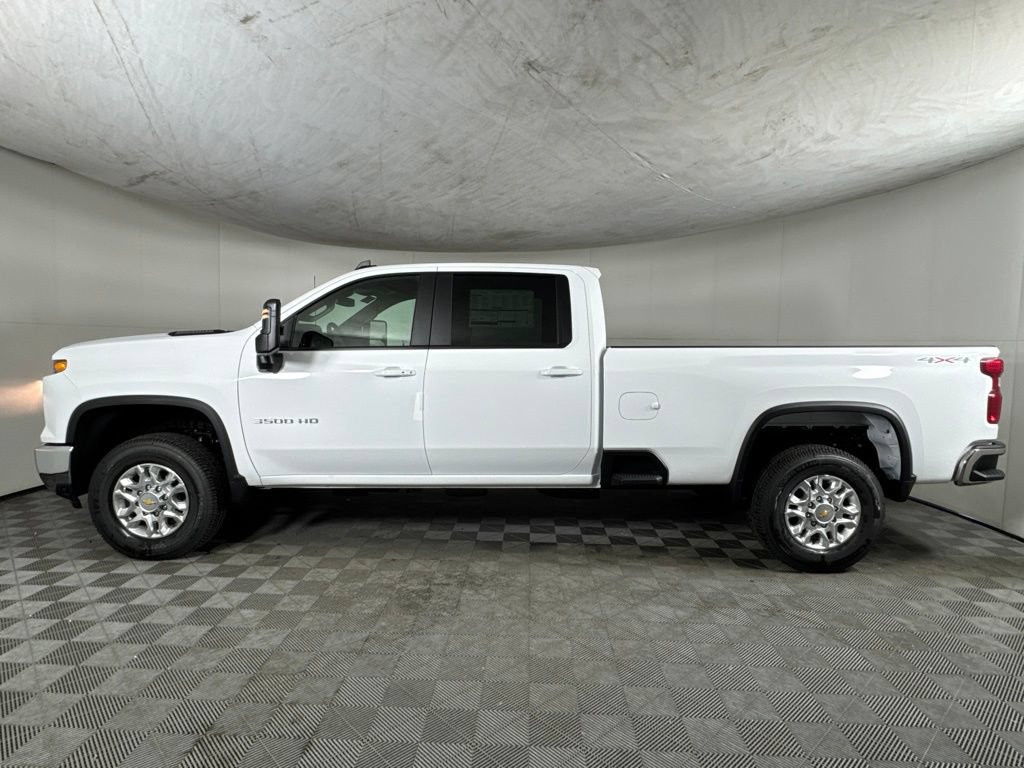 2026 Chevrolet Silverado 3500HD LT - Photo 8