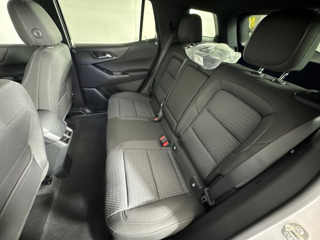 2027 Chevrolet Equinox LT - Photo 23