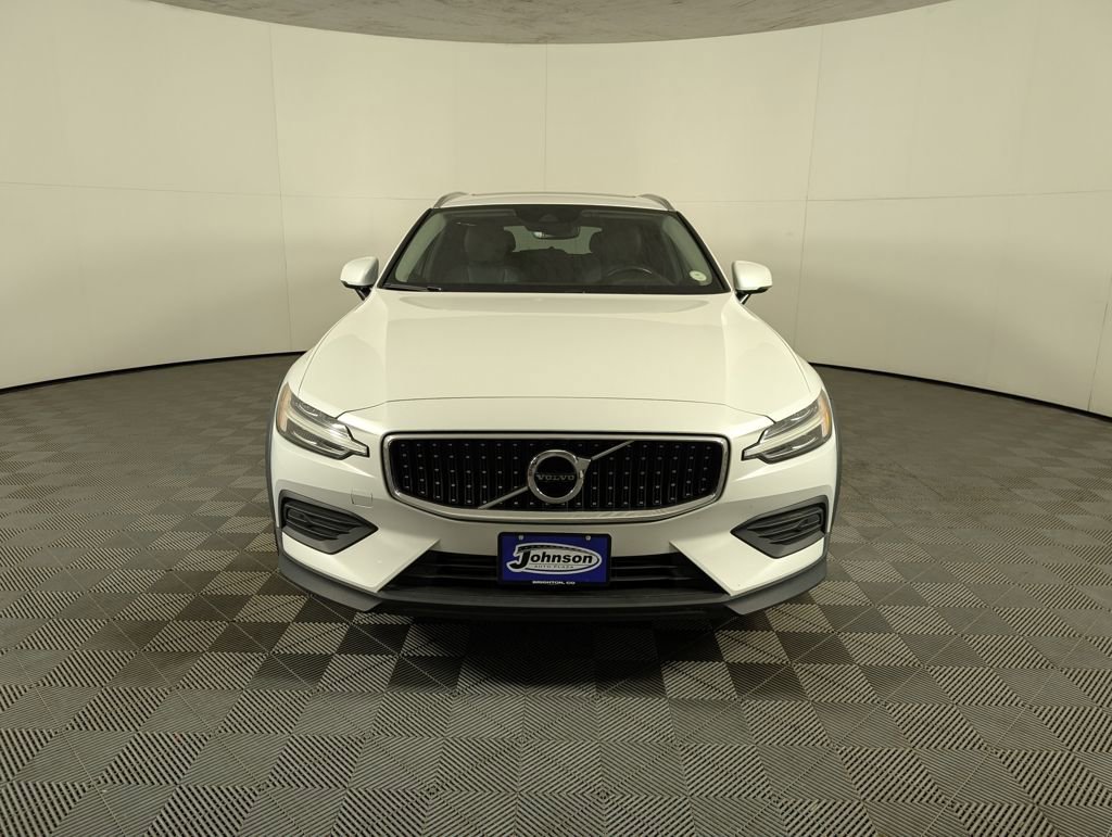 2020 Volvo V60 Cross Country T5 photo 2