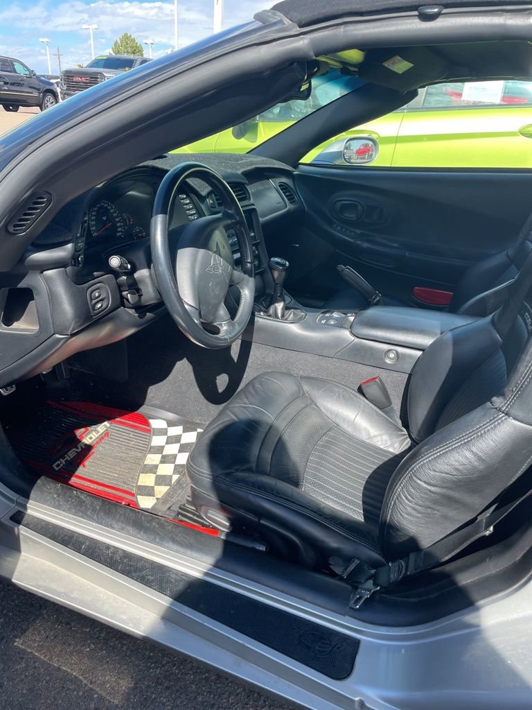 2004 Chevrolet Corvette Base photo 3