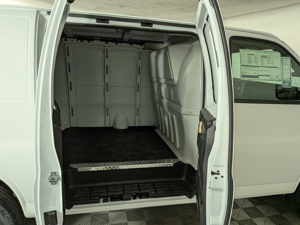 2026 Chevrolet Express Cargo Work Van - Photo 16