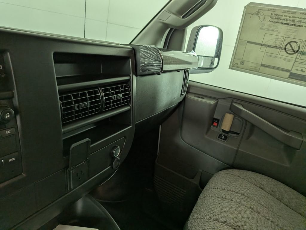 2026 Chevrolet Express Cargo Work Van - Photo 25