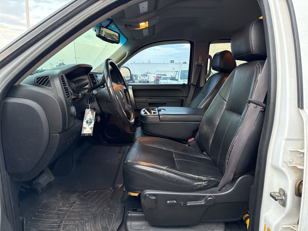 2012 Chevrolet Silverado 1500 LT photo 2