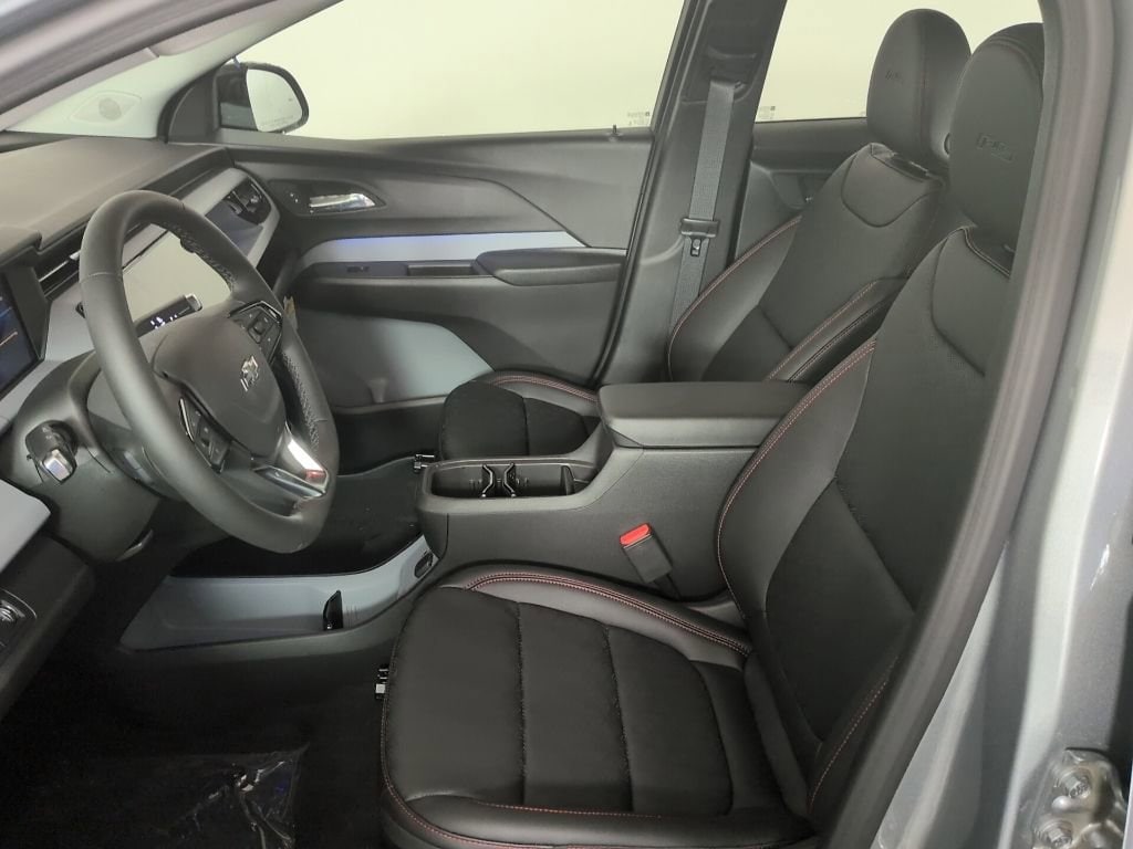 2027 Chevrolet Bolt RS - Photo 10
