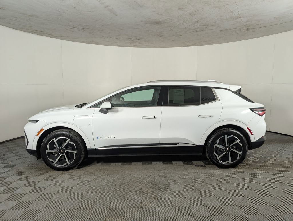 2025 Chevrolet Equinox EV 1LT photo 2