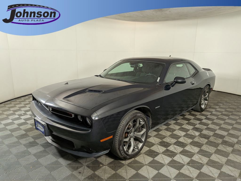 2015 Dodge Challenger R/T's photo