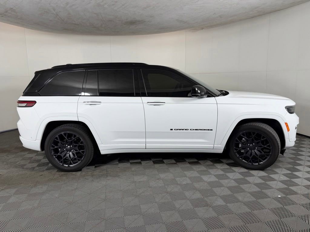 Used 2025 Jeep Grand Cherokee Summit Reserve 4x4 SUV