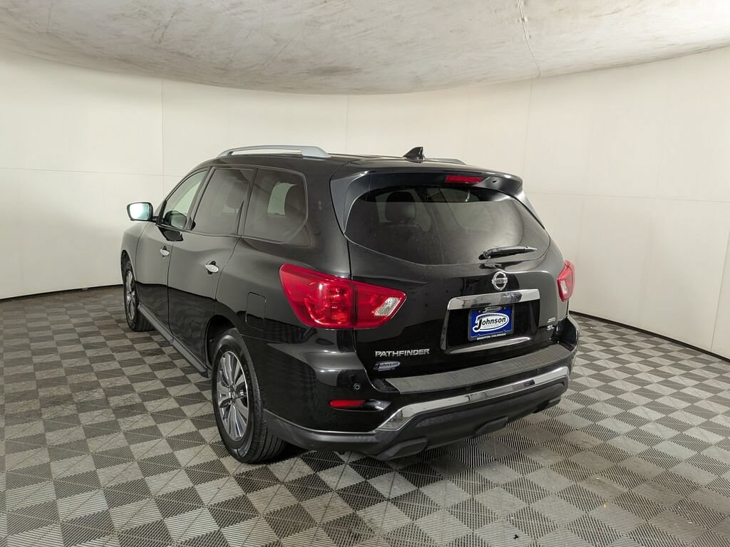 Used 2019 Nissan Pathfinder SL