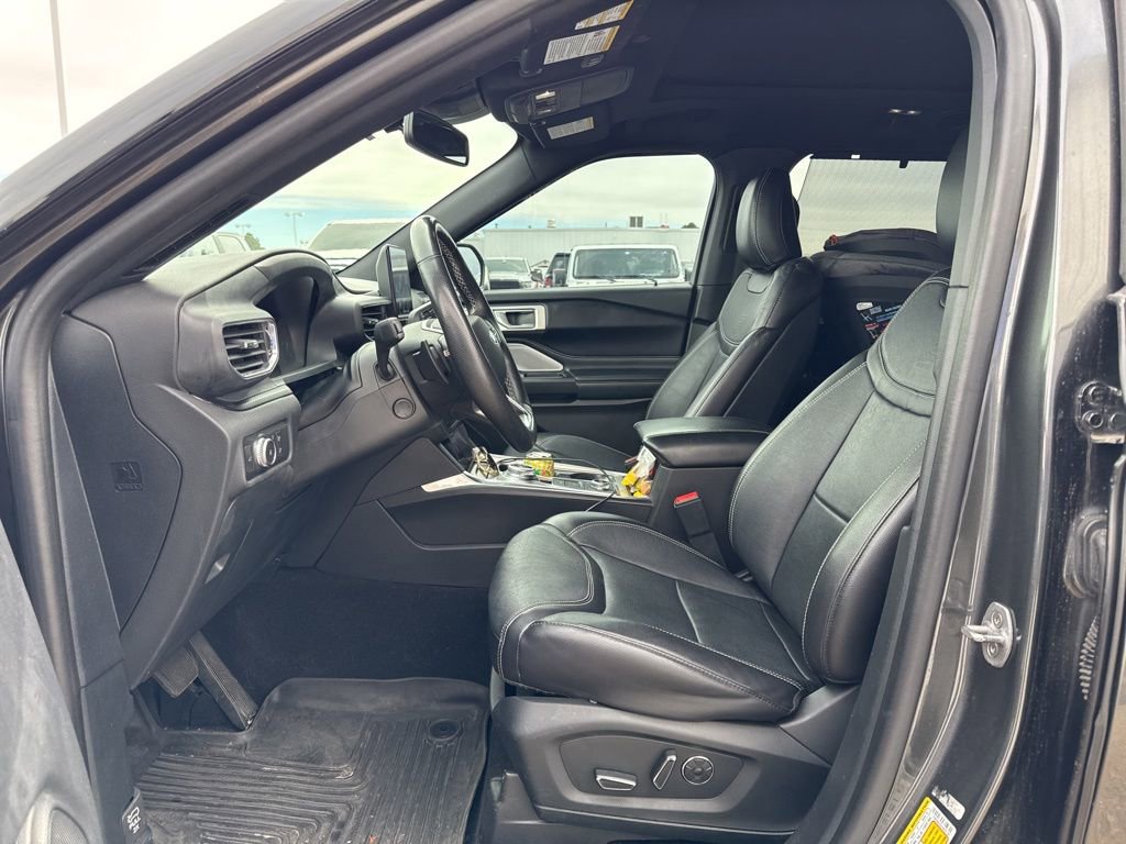 2020 Ford Explorer ST photo 2