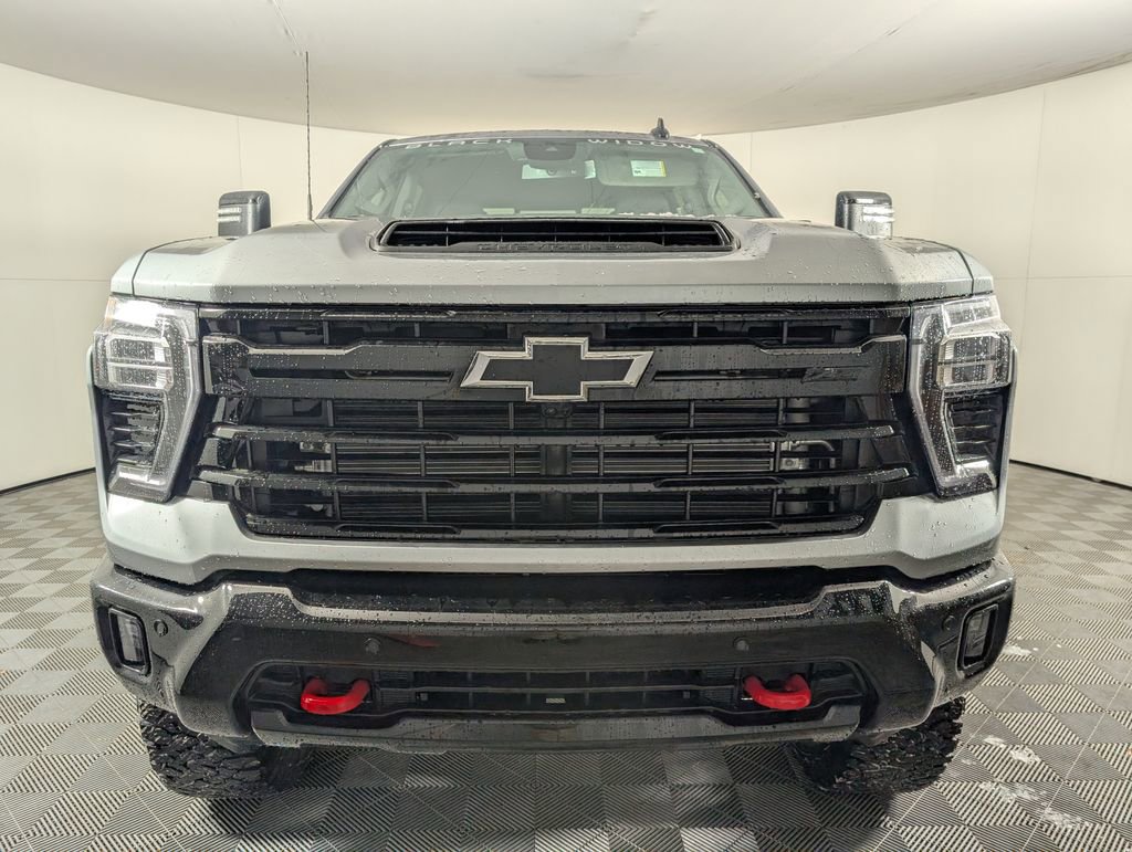 2025 Chevrolet Silverado 2500HD LT photo 2