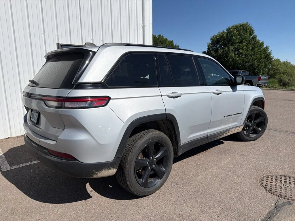 Used 2023 Jeep Grand Cherokee Altitude 4x4 SUV