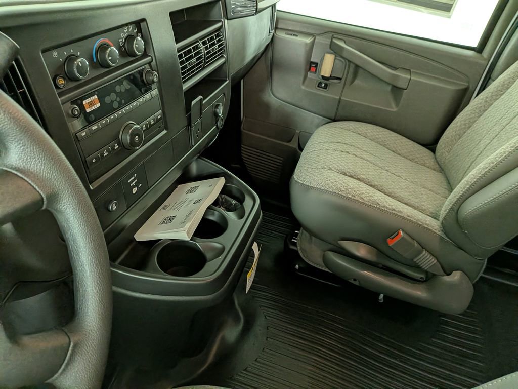 2026 Chevrolet Express Cargo Work Van - Photo 26