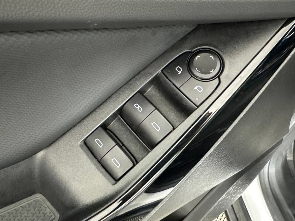 2025 Chevrolet Equinox LT - Photo 35