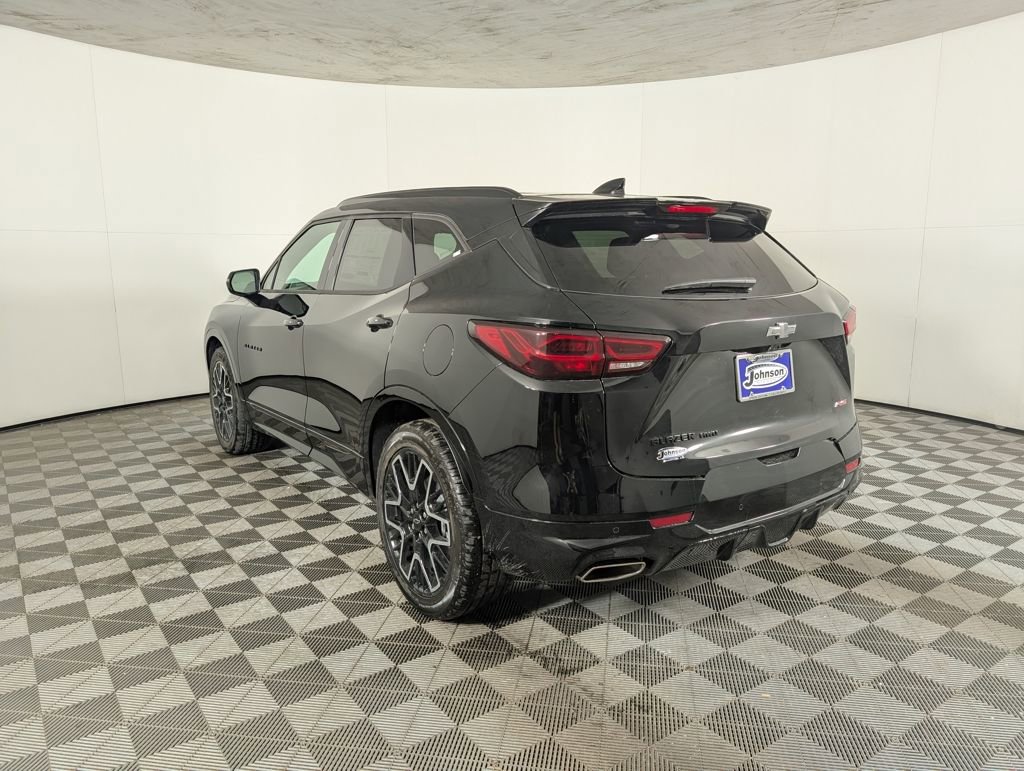 2025 Chevrolet Blazer RS photo 2