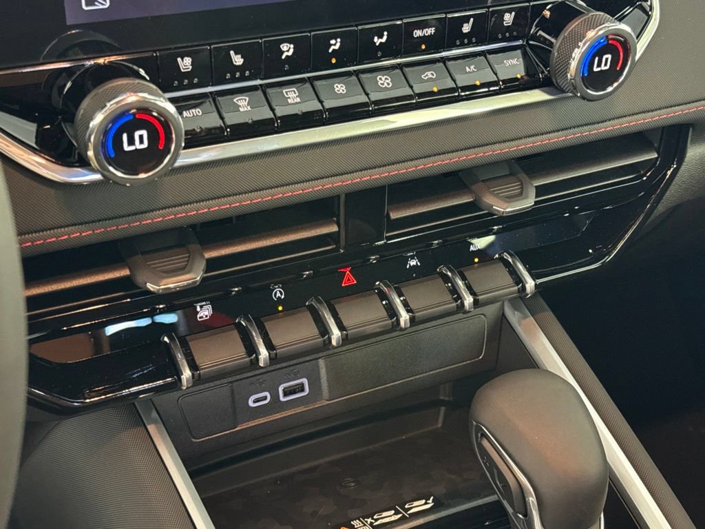 2026 Chevrolet Colorado Z71 - Photo 22