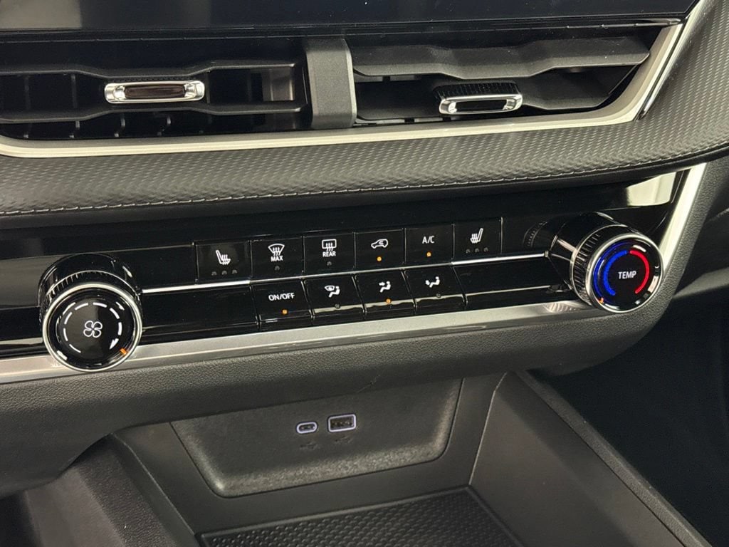 2027 Chevrolet Equinox LT - Photo 16
