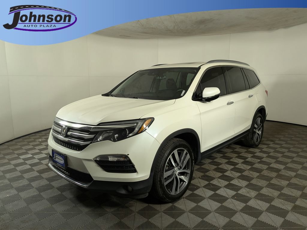2016 Honda Pilot Elite's photo