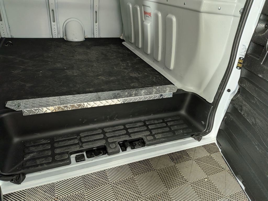 2026 Chevrolet Express Cargo Work Van - Photo 17