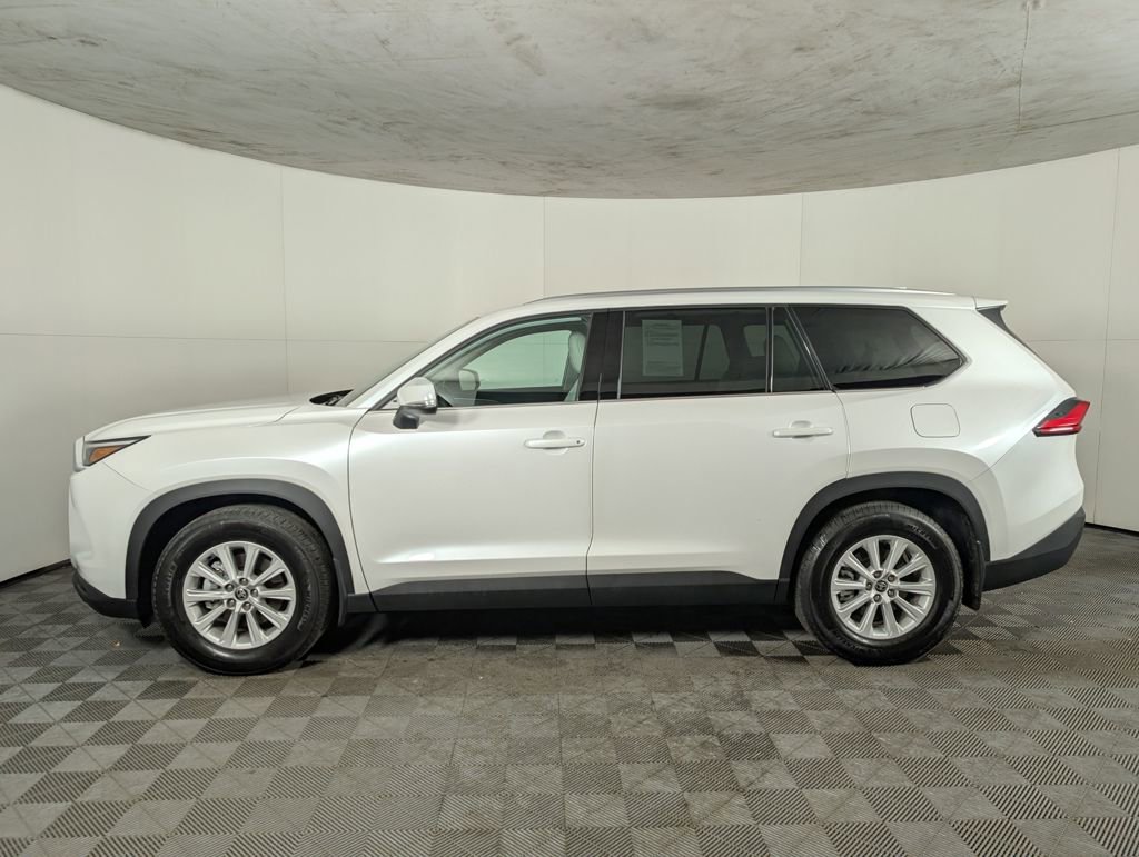 2024 Toyota Grand Highlander XLE photo 3