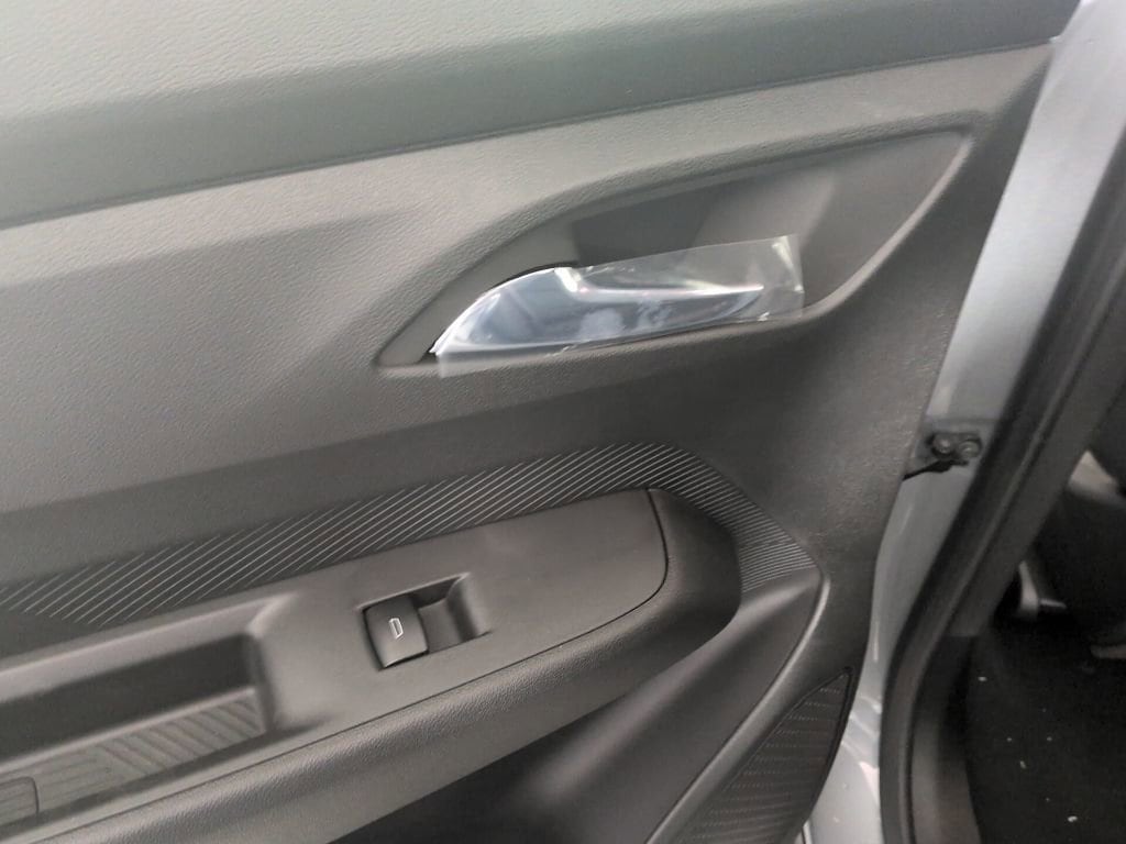 2027 Chevrolet Bolt RS - Photo 24