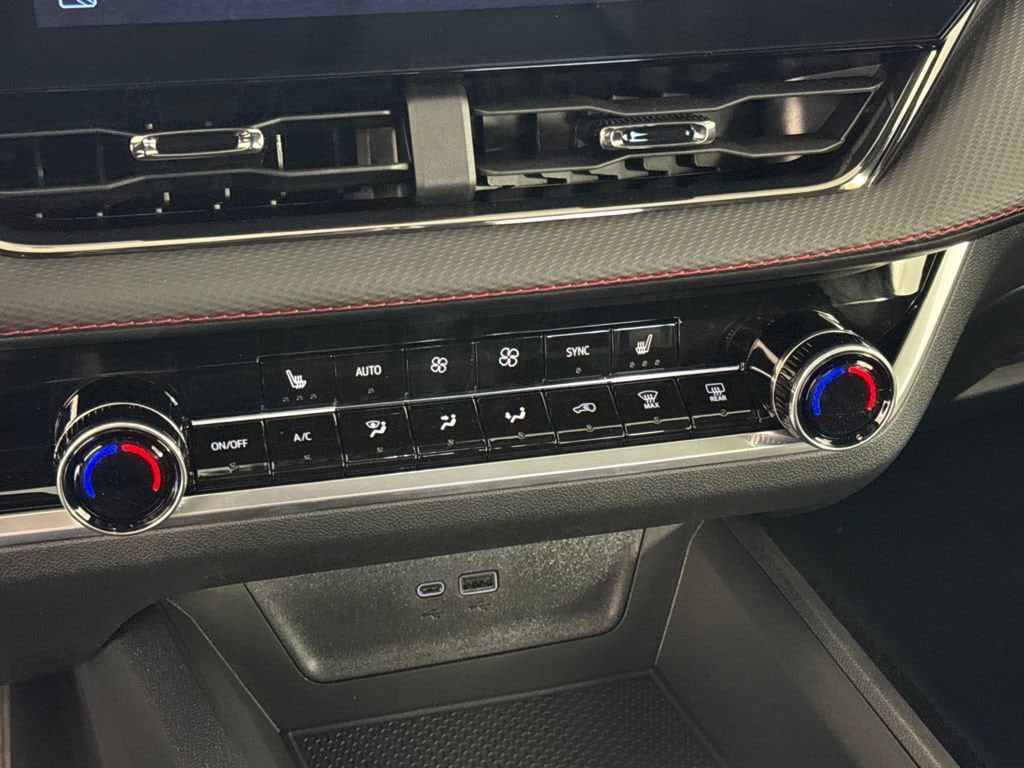 2027 Chevrolet Equinox RS - Photo 23