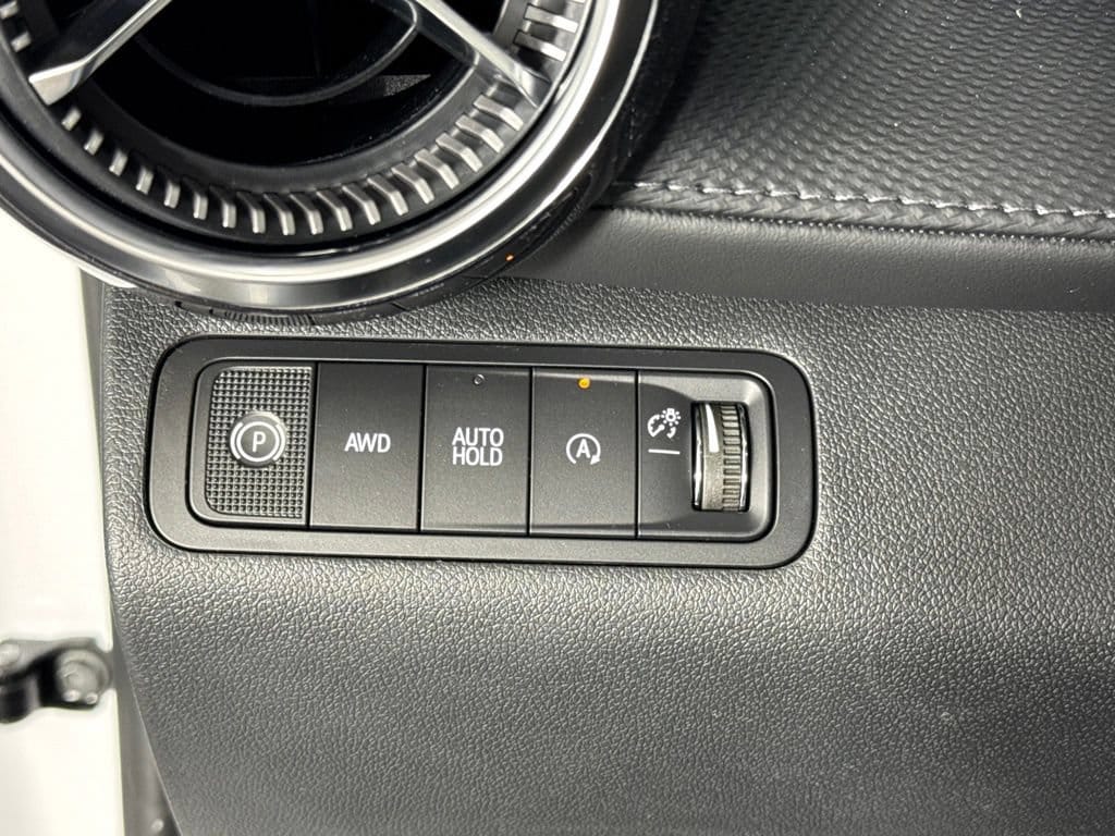 2027 Chevrolet Equinox LT - Photo 18