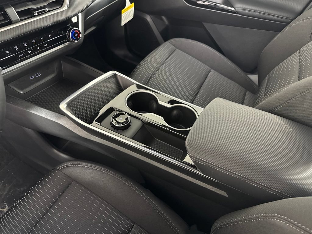 2027 Chevrolet Equinox LT - Photo 19