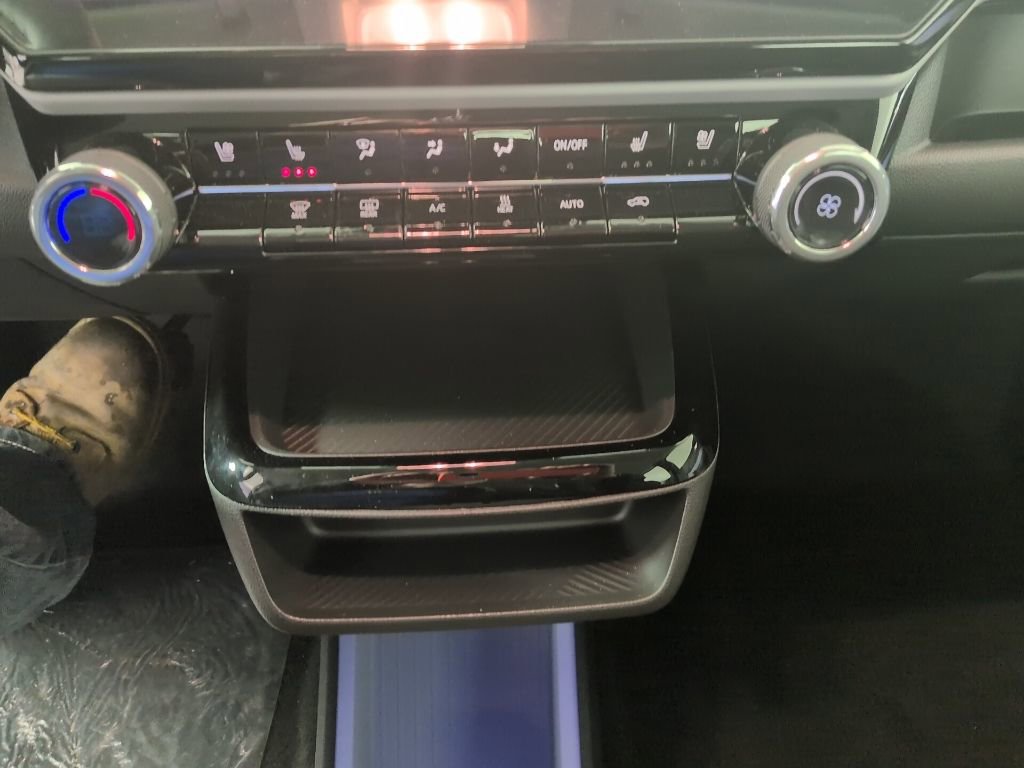 2027 Chevrolet Bolt RS - Photo 14