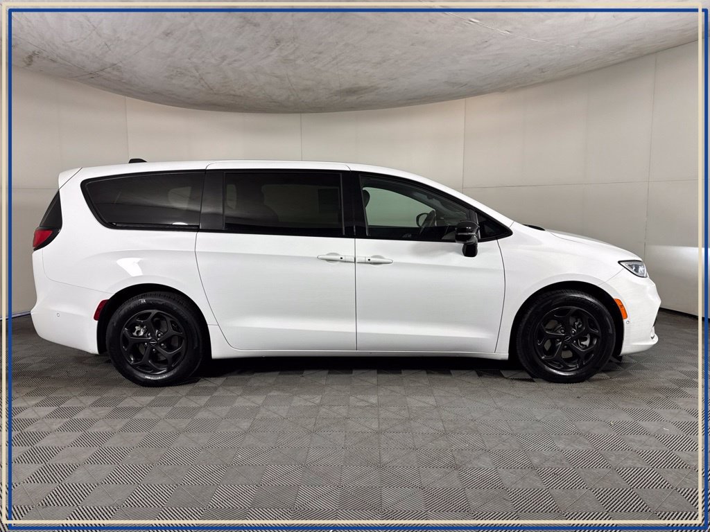 Used 2024 Chrysler Pacifica Hybrid S Appearance Pkg