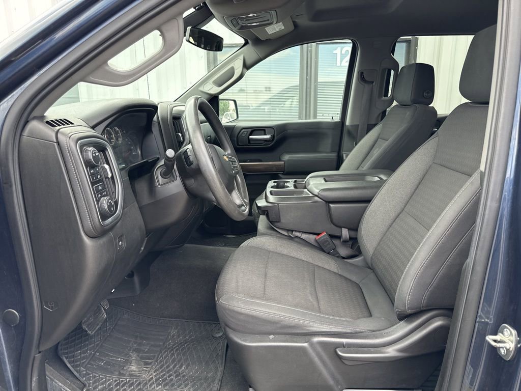 2020 Chevrolet Silverado 1500 LT photo 2