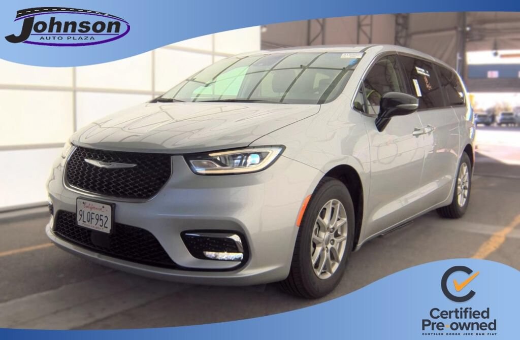 Used 2024 Chrysler Pacifica Touring L