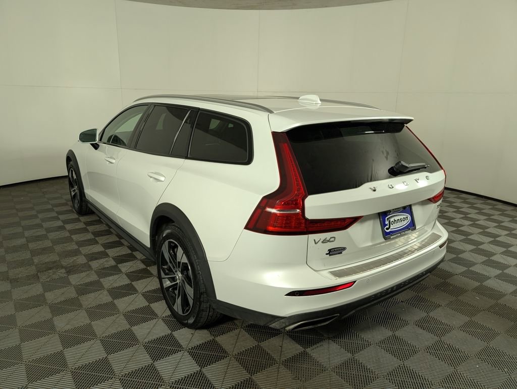 2020 Volvo V60 Cross Country T5 photo 4