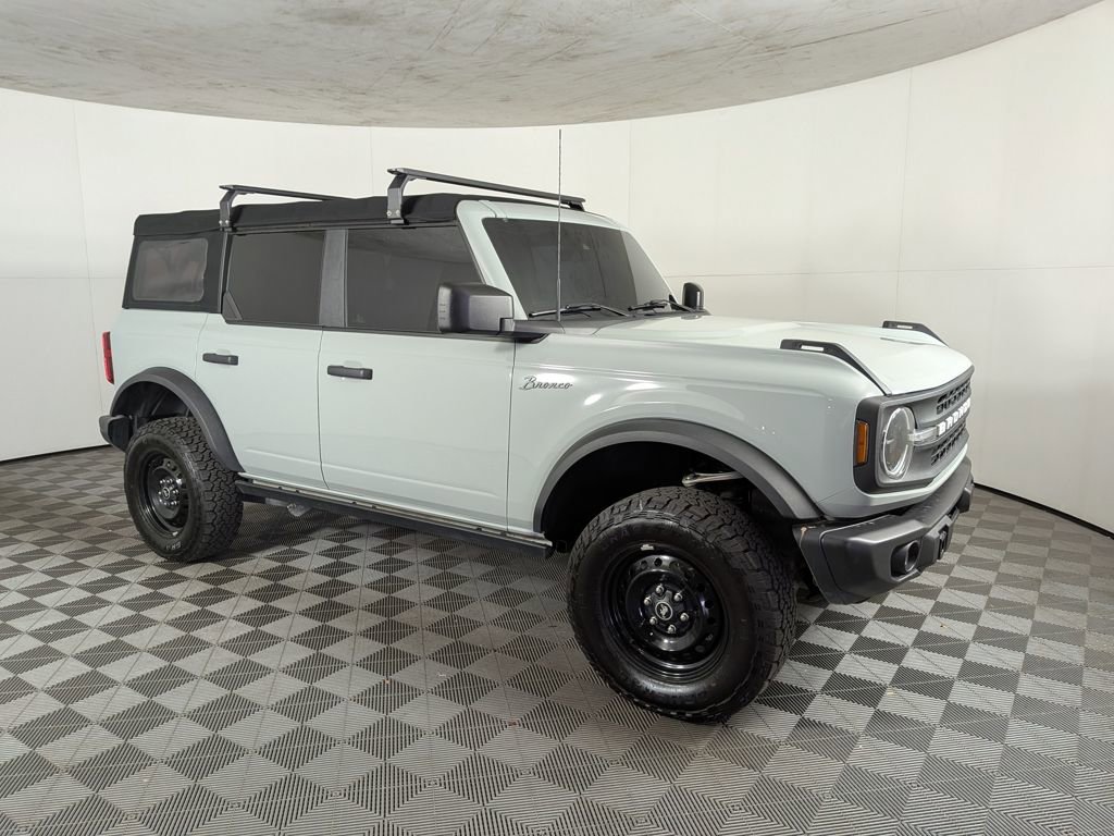 2022 Ford Bronco Black Diamond photo 3