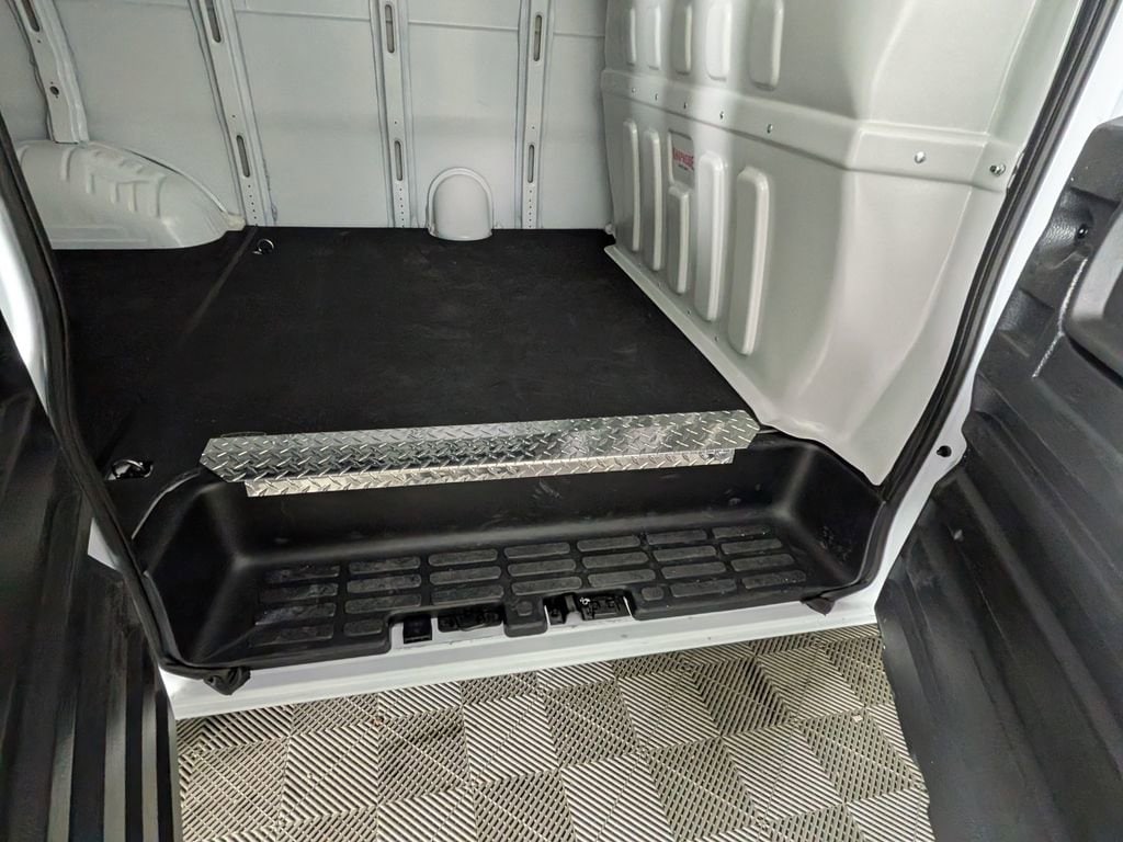 2026 Chevrolet Express Cargo Work Van - Photo 15
